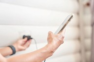 手机充电速度到底由谁决定，充电线or充电头？