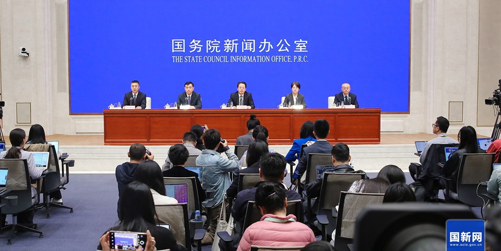 国家发改委回应无人机飞行活动审批难：正同有关部门研究推广“扫码飞”等好经验做法