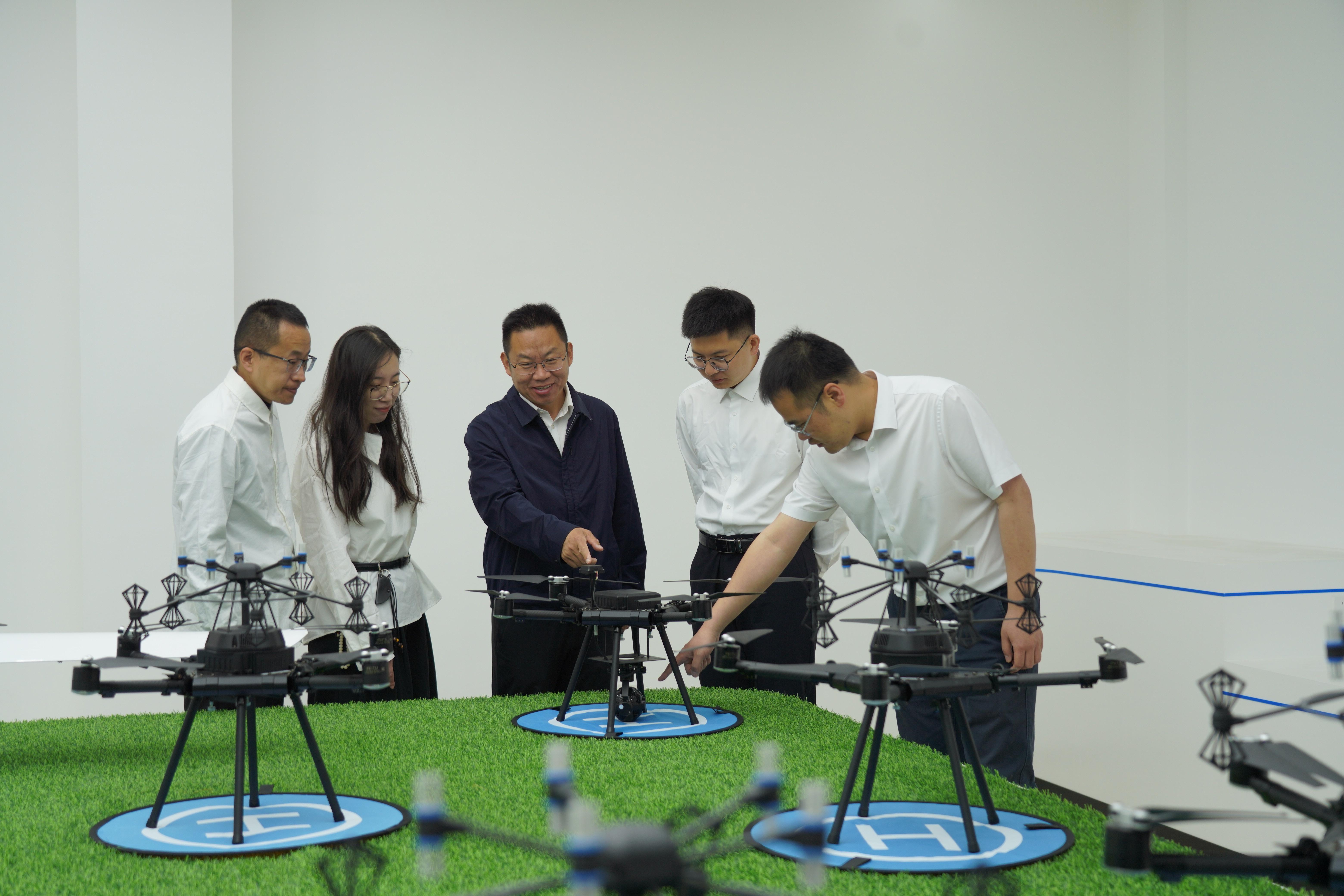 用无人机“打败”无人机