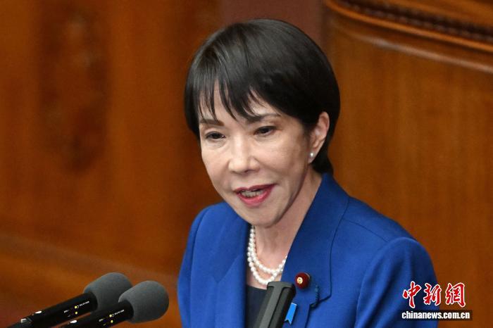 从“拜鬼”到强军扩武 高市早苗越走越危险