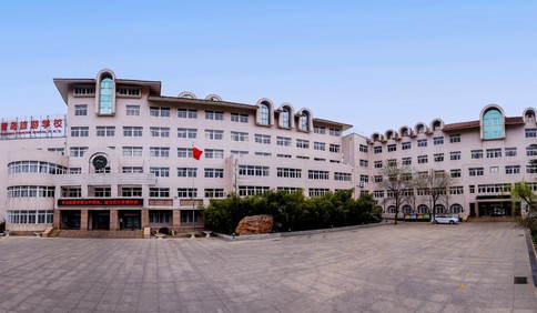 �ൺ����ѧУ�������ִ�����ҵ�������˲ţ��������г���רҵ����ǰ����