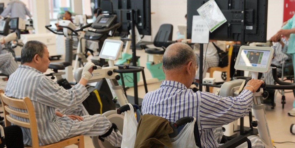 把智能康复机器人搬到家门口