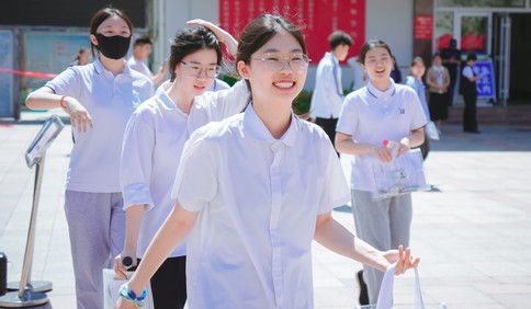 山东432万份高考试卷如何评？记者探访高考评卷现场