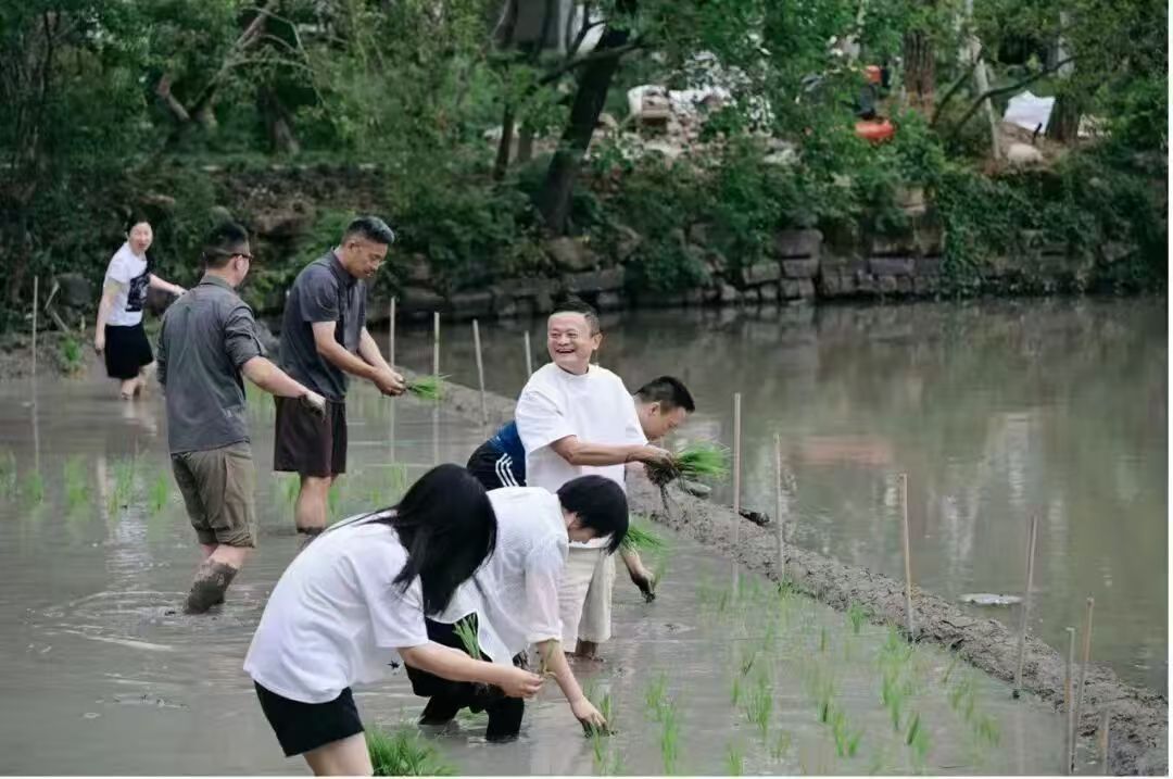 攻守道：AI人才大战暗潮涌动 牵动多方敏感神经