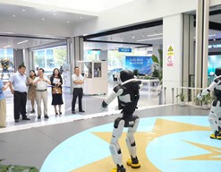 华为鸿蒙携手湘企共探具身智能与AI生态新路径