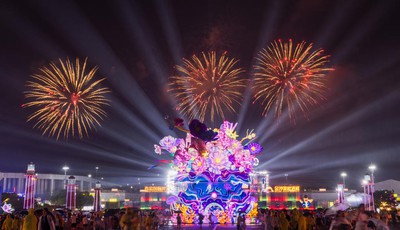 啤酒之城璀璨夜