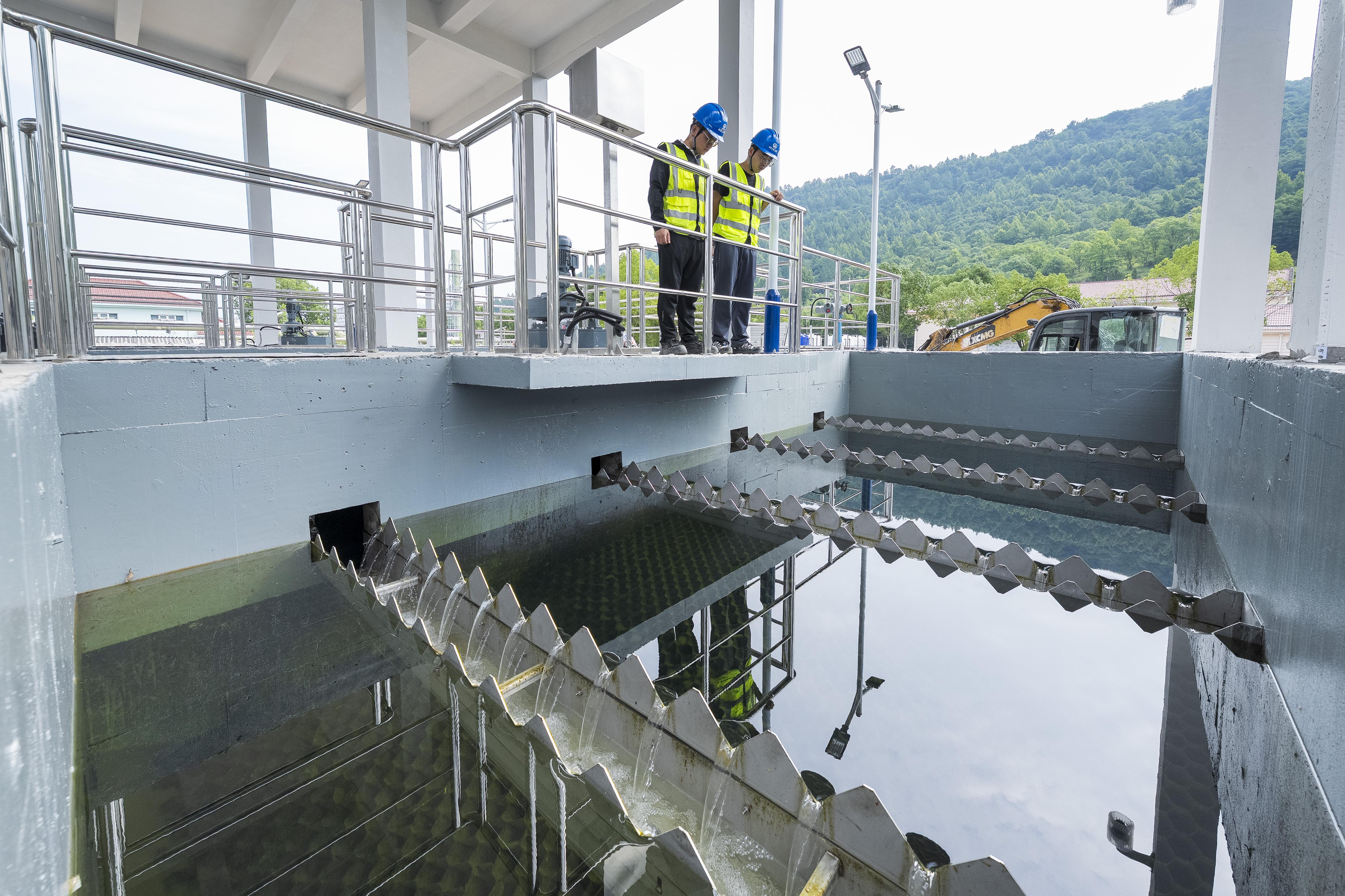 这座污水处理厂扩建工程通水调试，日污水处理能力提升至11万吨