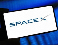 SpaceX将自建天然气发电厂，为得州芯片厂供电，该芯片厂第一阶段预计投资168亿美元