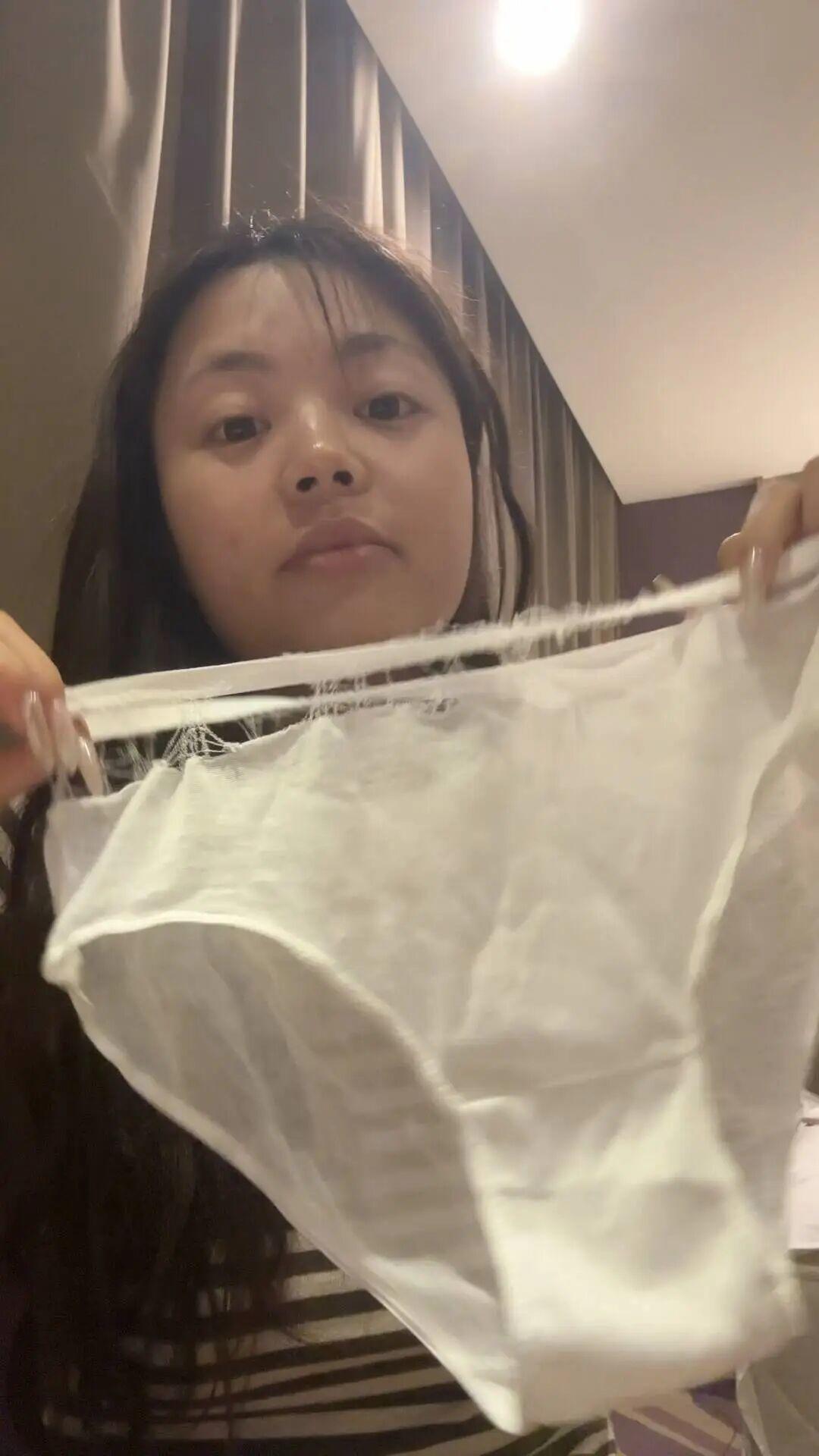 穿出门腰上只剩下一条松紧带！女子称名创优品一次性内裤让自己“颜面尽失”