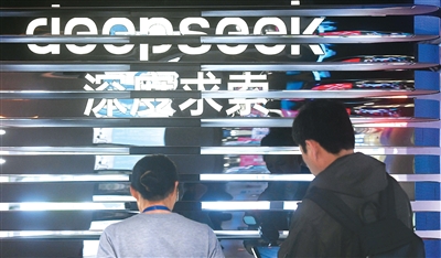 外国网友趣问：为什么中国大模型便宜又好用？