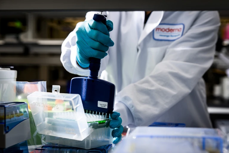 mRNA癌症疫苗Ⅲ期临床首获成功  个体化抗癌正从科幻快步走向现实