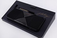 黄仁勋签名的RTX Pro 6000显卡拍出5.7万美元，接近估价十倍