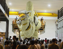 45吨AI神驼“途途”从大连启运奔赴乌鲁木齐