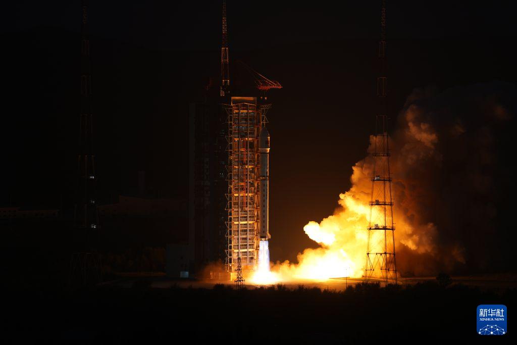 长征二号丁“一箭四星”发射成功