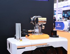AI+防爆机器人亮相中国国际化工展