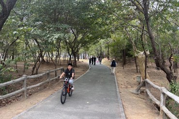 爬山游园，玩嗨假期