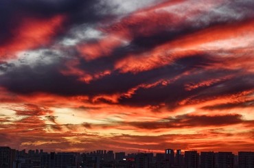 晚霞如火！青岛天空上演大片