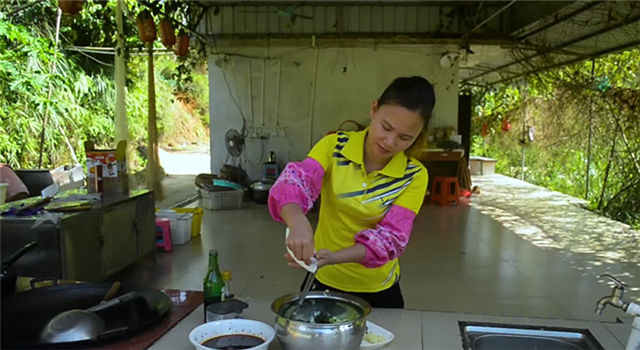 中国农村兴起网红经济看看这位巧妇9妹