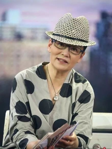 因拍戏聚少离多与老公离婚潘虹已皈依佛门多年