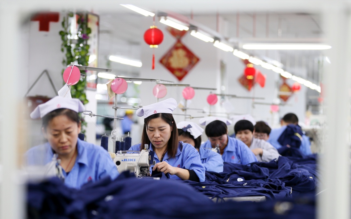 即墨出口服装企业迎新年生产旺季