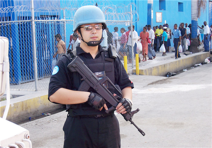 民警宋骏业:枪林弹雨显本色 和平卫士练精兵
