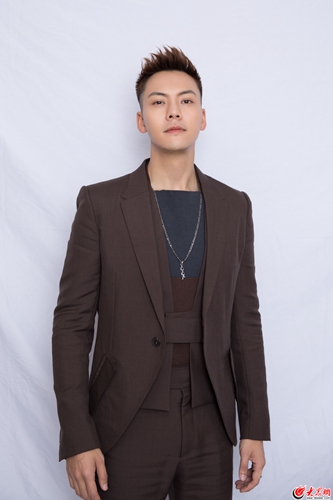 陈伟霆江苏卫视跨年官宣舞台霆惊喜loading