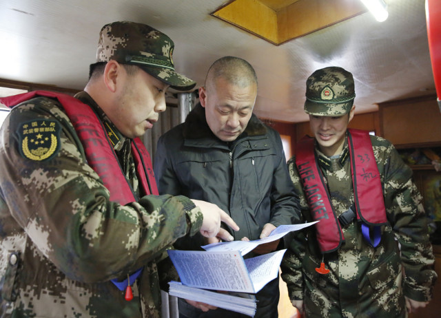 海警官兵坚守青岛海域 保障市民幸福安宁