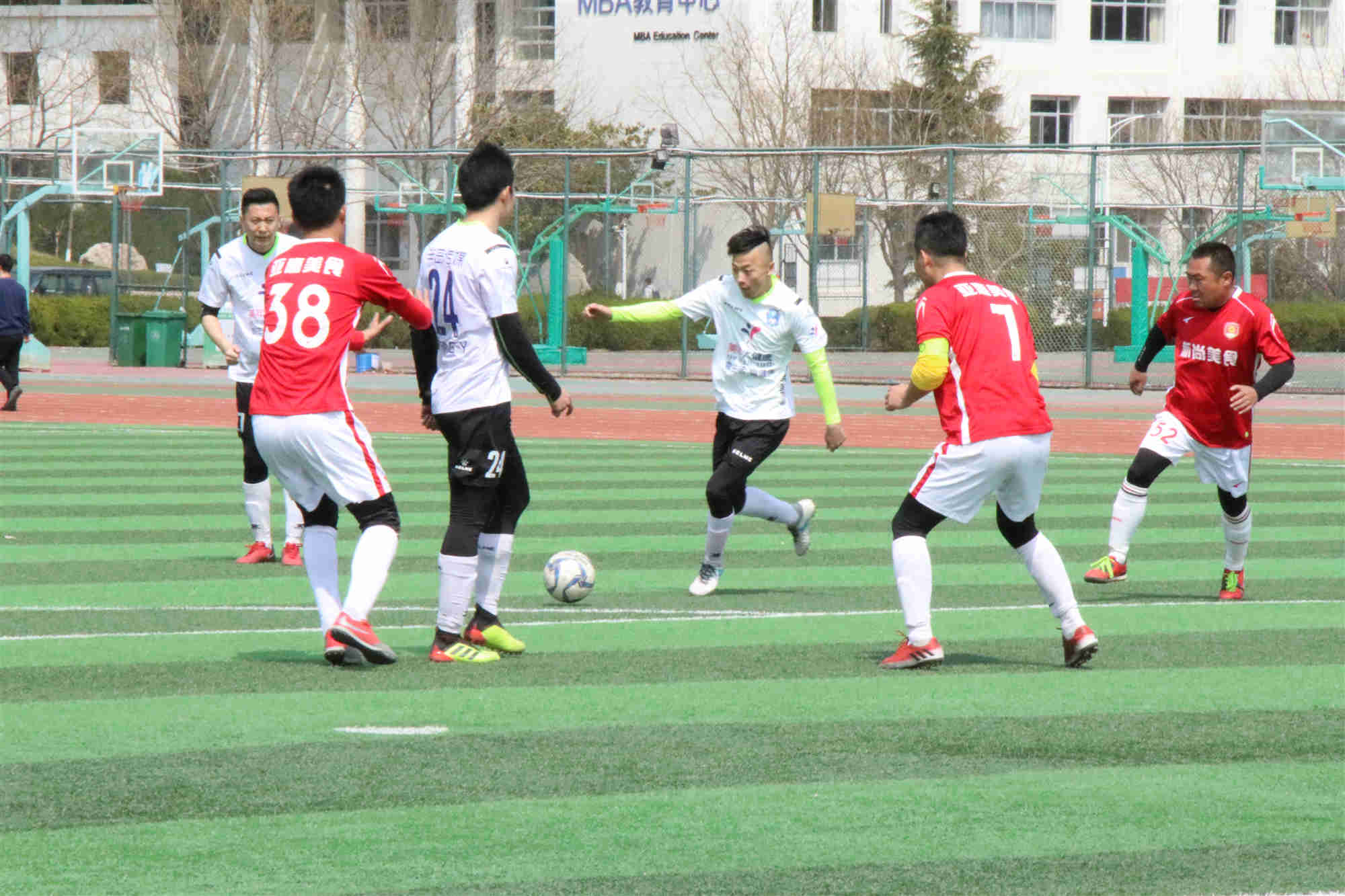 55支业余足球队报名参加青岛草根联赛