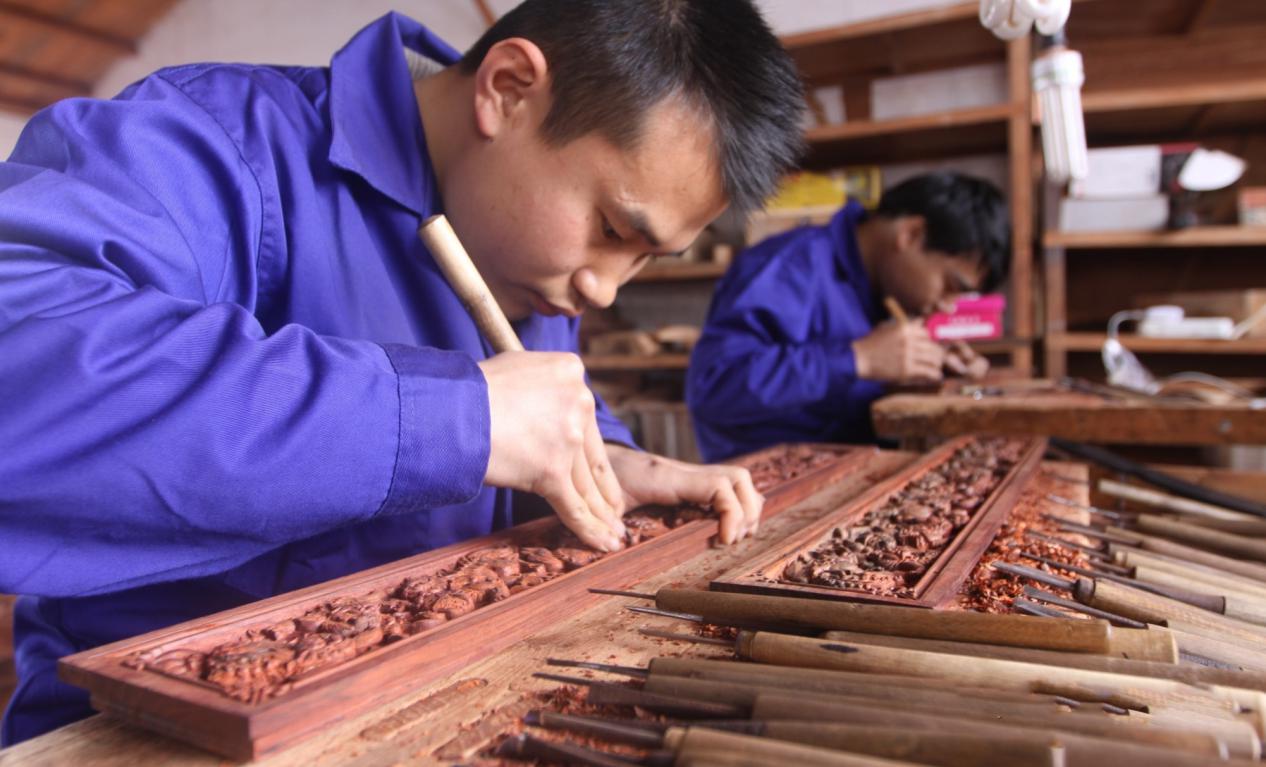 《匠心》继《百鸟朝凤》后又一戳心的艺术电影力作