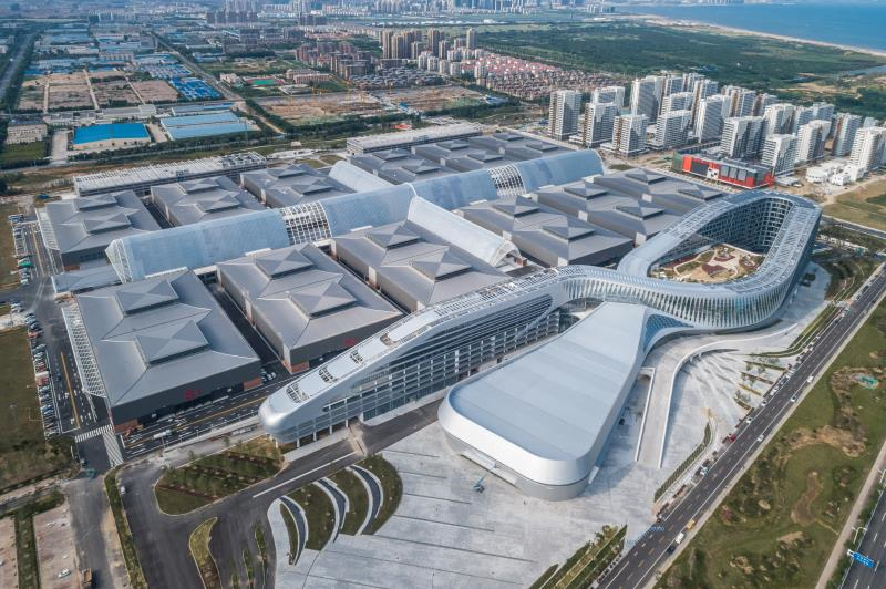 大城已成 实图看中铁青岛世界博览城 新品阅峰99-150㎡低密华宅即将