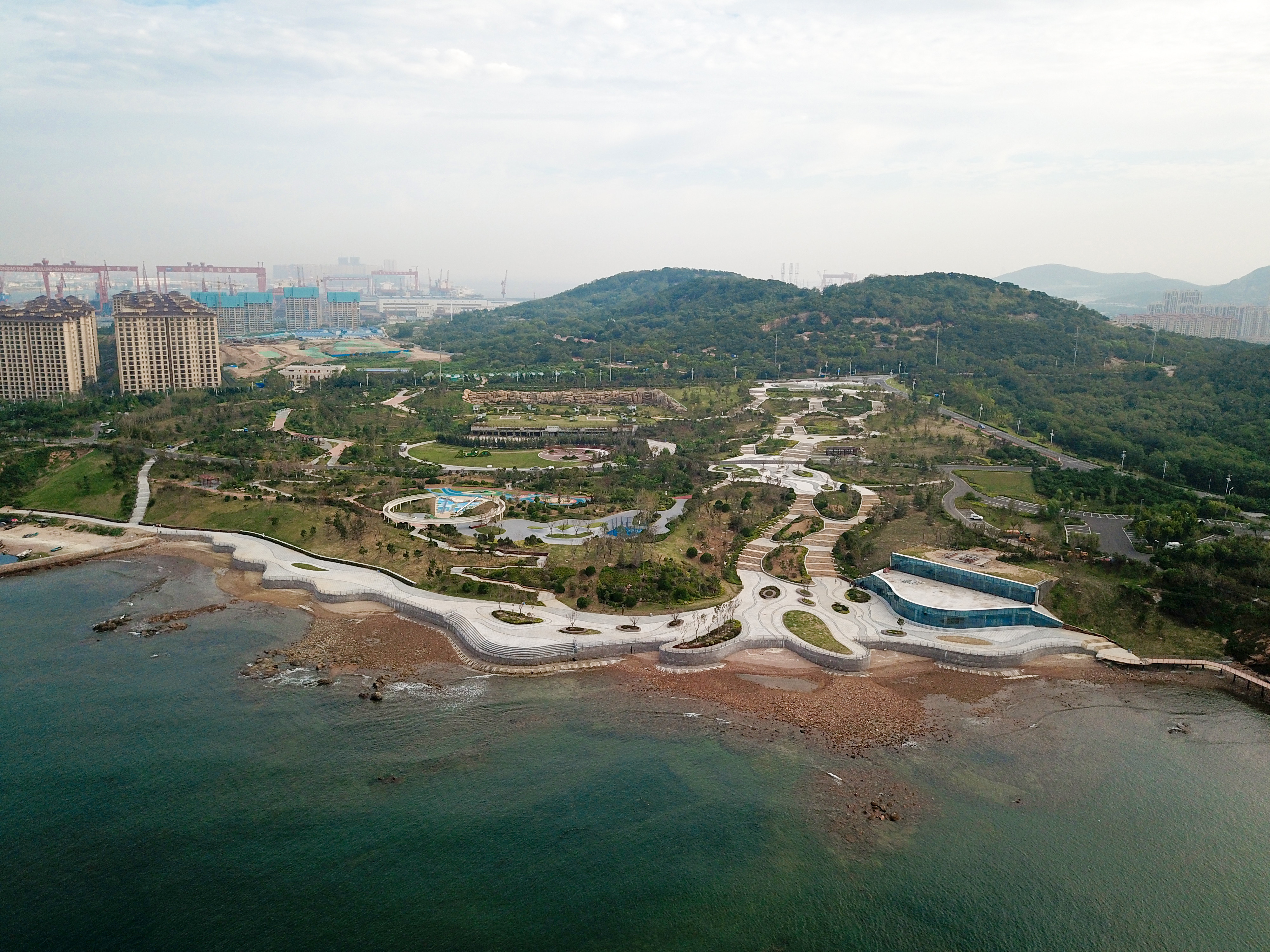 美哉航拍青岛西海岸新区凤凰山公园