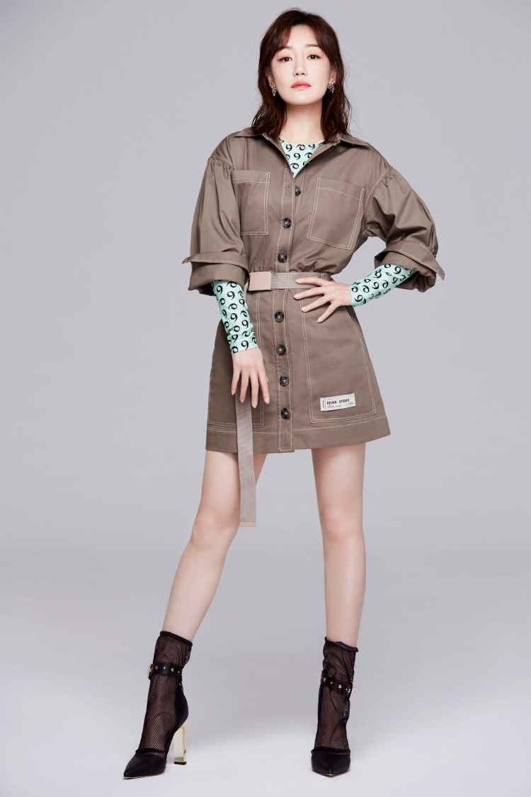 光荣时代热播薛佳凝化身双面特工颠覆自我不断成长