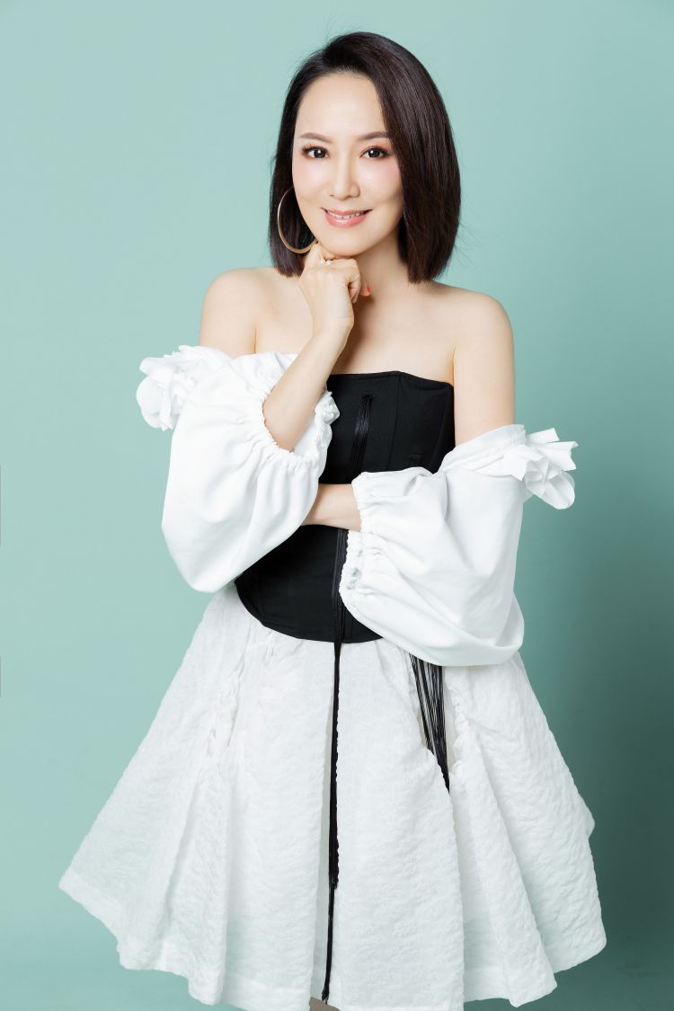 接近两个八度泓式民谣周艳泓推新歌挑战高难度