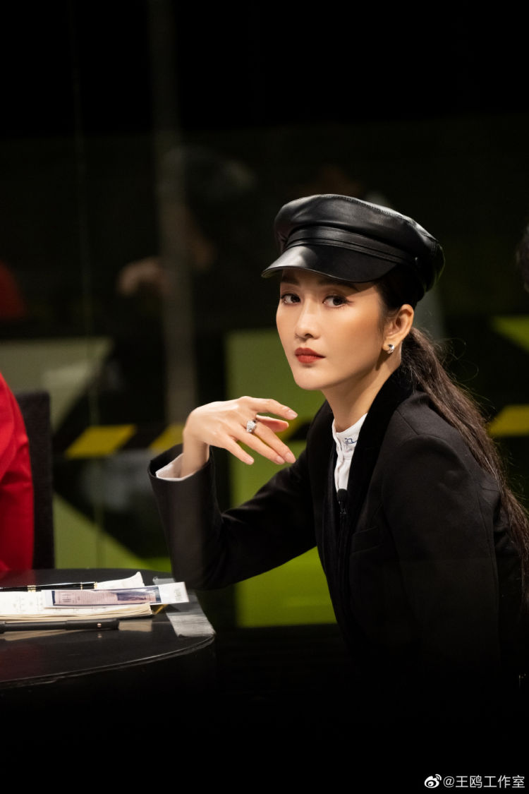 经侦题材剧猎狐热播王鸥双高女警太难演英文台词最头大