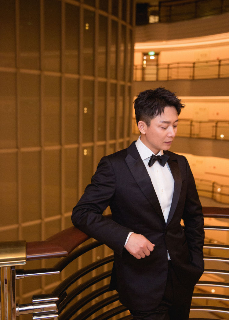 师从表演系教授,国家一级演员马精武,出道近三十年的刘奕君,已从当年