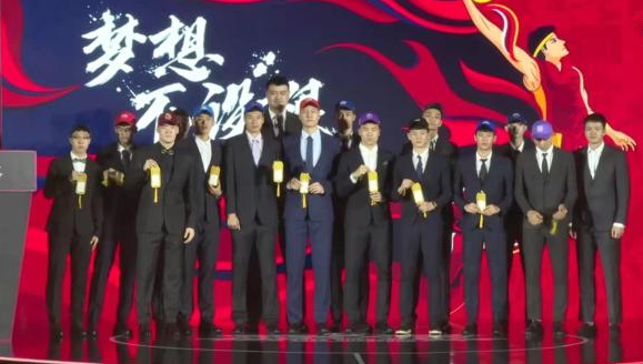 2025年cba选秀大会：区俊炫状元祝铭震榜眼_2020CBA选秀大会状元区俊炫_广州龙狮选中祝铭震