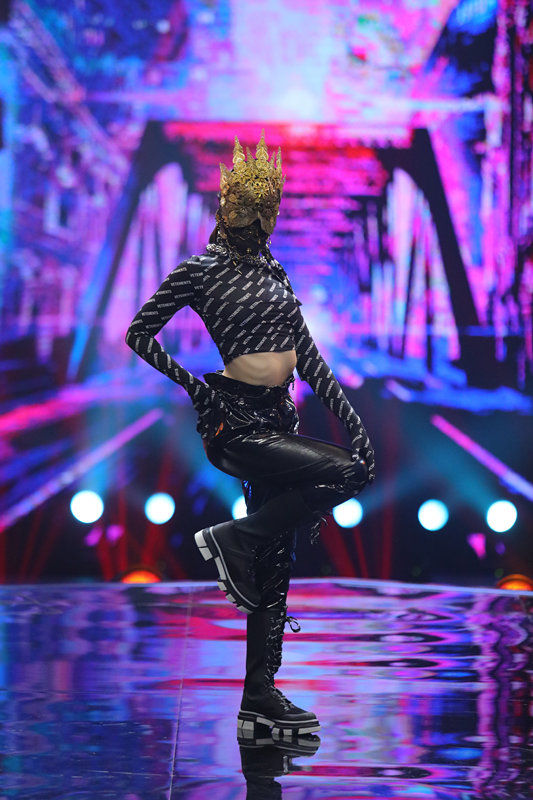 丁泽仁感动全场李紫婷敖犬揭面抖音蒙面舞王女王不戴冠成首位擂主