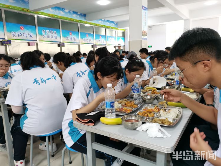 为此,青岛一中学生会向全体同学发出如下倡议:在学校食堂用餐,按需取