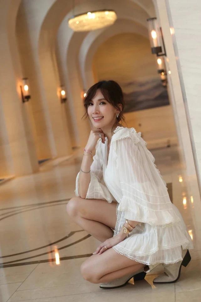 老婆首次专访林志颖紧张盯场陈若仪却开口就是委屈