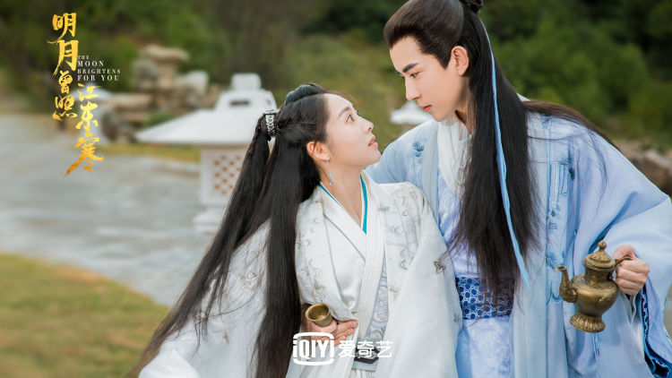 于朦胧邢菲性格互换掀恋爱风暴反套路苏打酒剧明月曾照江东寒今日开播