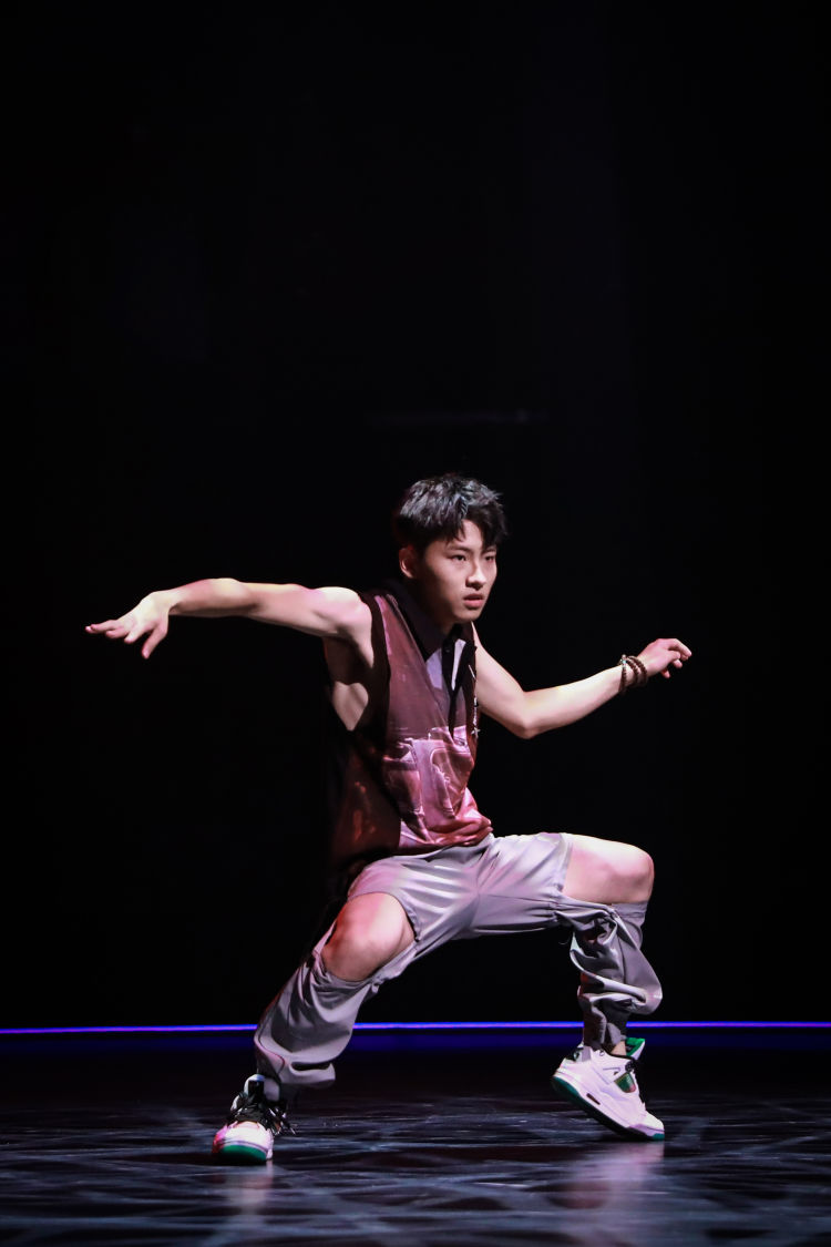 舞蹈风暴火力全开甄选环节即将暂告一段落逆战舞者夺得最后晋级席位