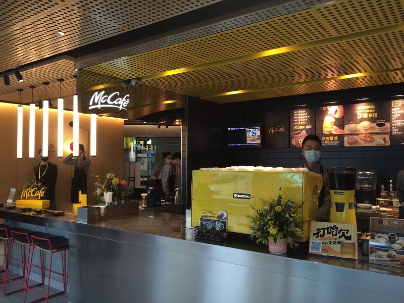 三年投25亿元覆盖超四千家店麦当劳的麦咖啡玩大了