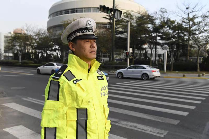 交通辅警服装图片