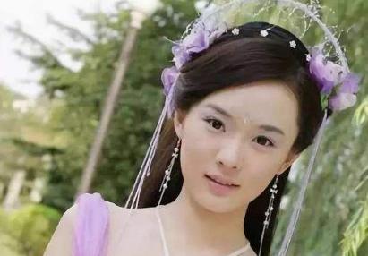 霍思燕室内抽烟被拍 网友质疑老烟枪女神形象颠覆