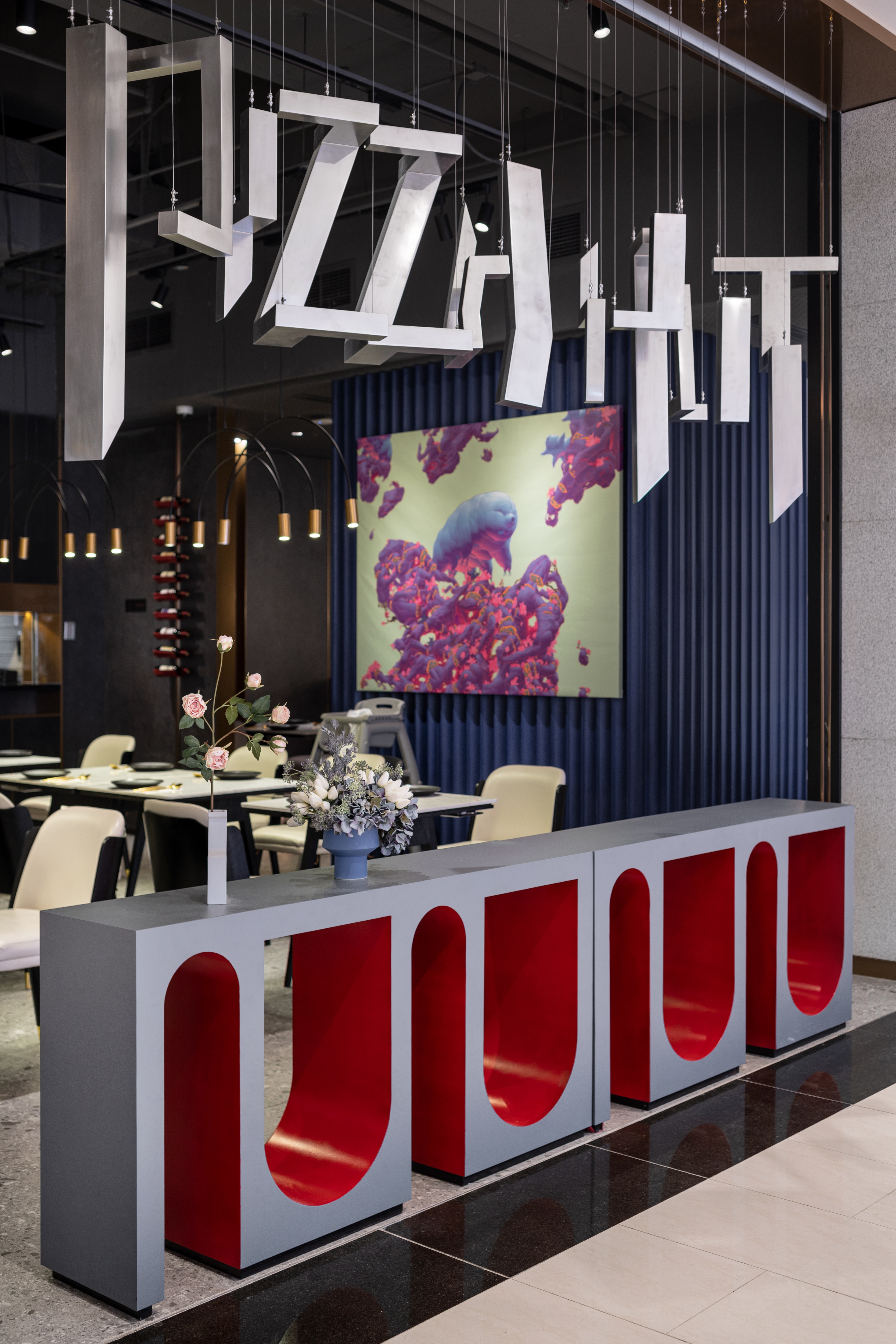 把敦煌艺术搬进西餐厅:敦煌"艺术展"亮相上海首家必胜客"都会邂逅"