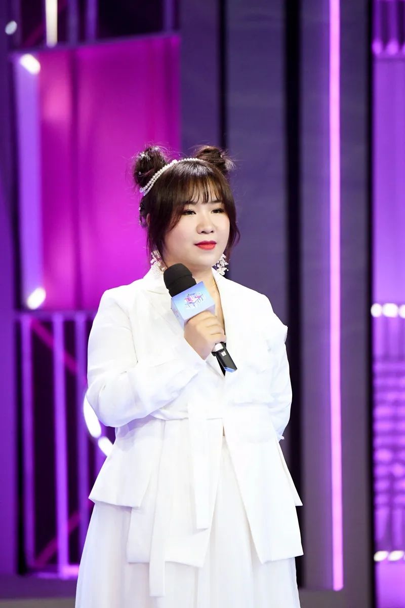 国内首档互联网职业竞技励志节目《蓝莓孵化营》,今天22点在浙江卫视