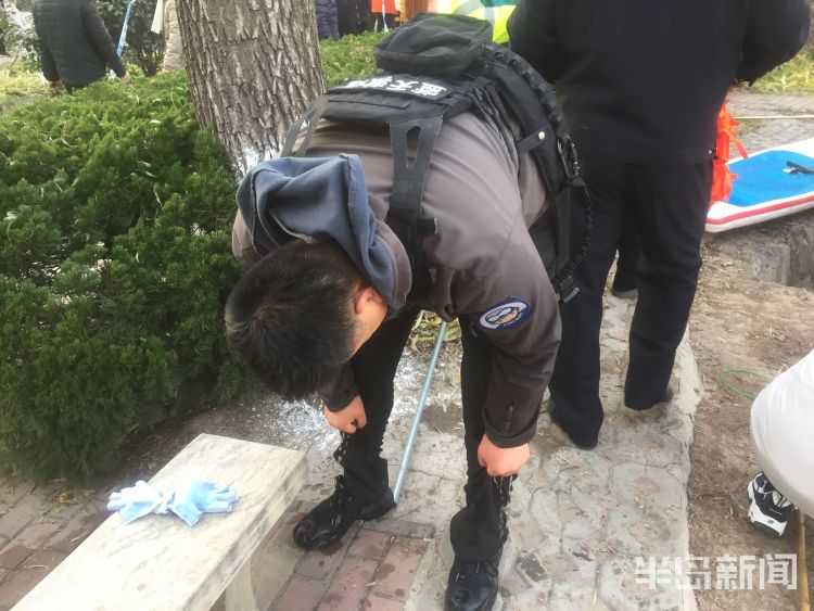 痛心!胶州7岁男童公园湖边玩耍时落水,不幸溺亡