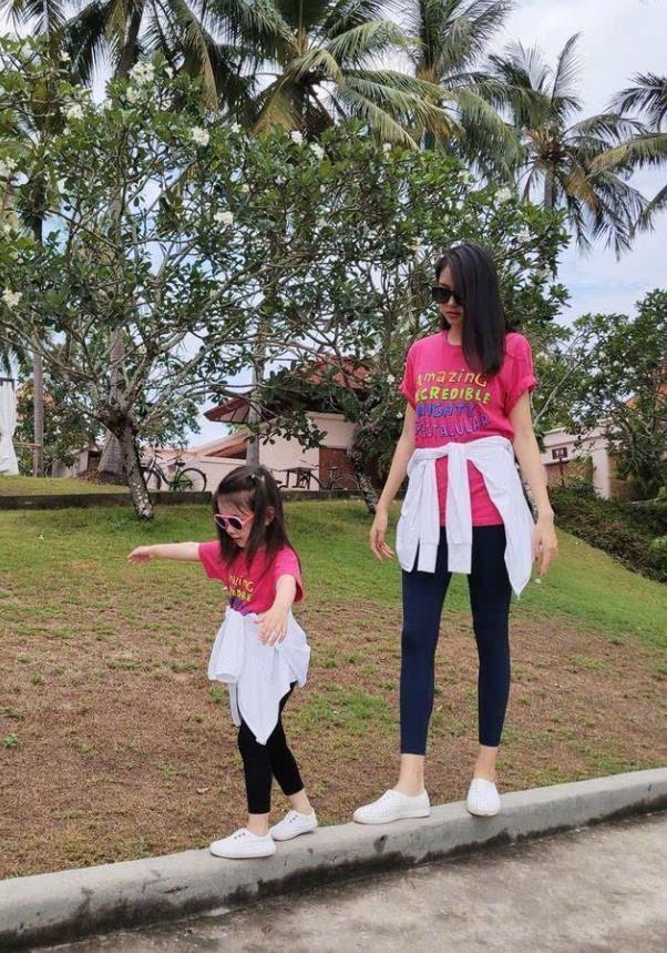 2021开年好事不断世界小姐张梓琳宣布怀二胎