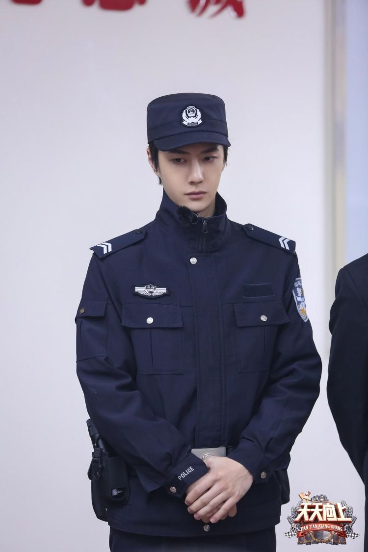 王一博法警技能拉满天天向上1月31日晚开启沉浸式职业体验秀