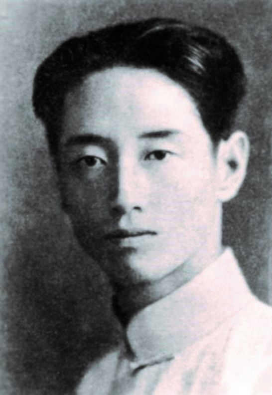 蒋介石统治时期的青天白日旗",最终迎来了飘扬"五星红旗"的万里晴空